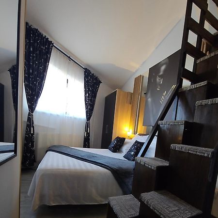 Hotel Theline Bukareszt Zewnętrze zdjęcie