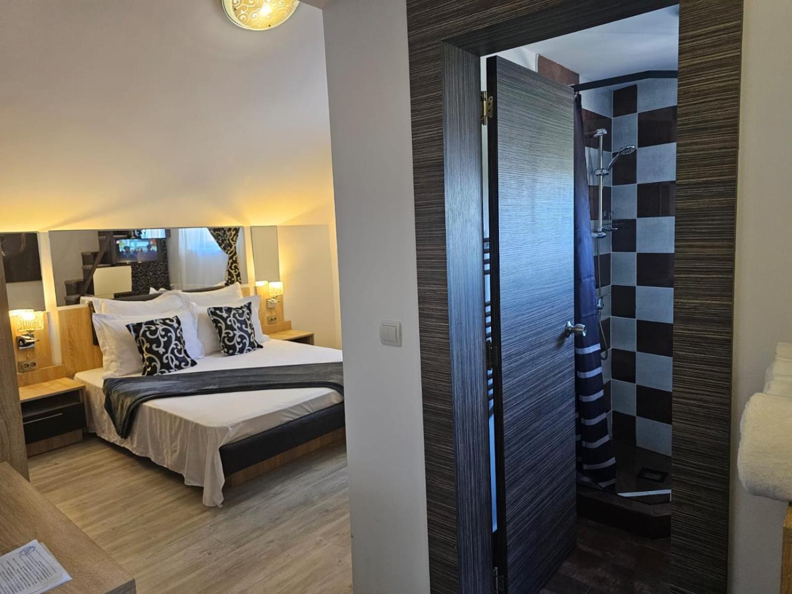Hotel Theline Bukareszt Zewnętrze zdjęcie