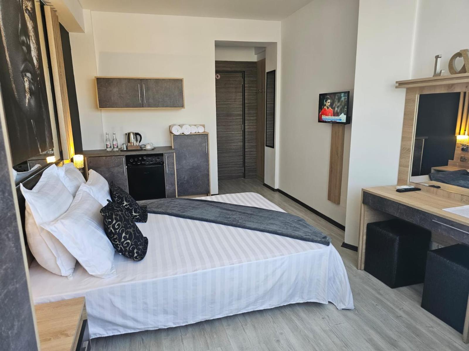 Hotel Theline Bukareszt Zewnętrze zdjęcie